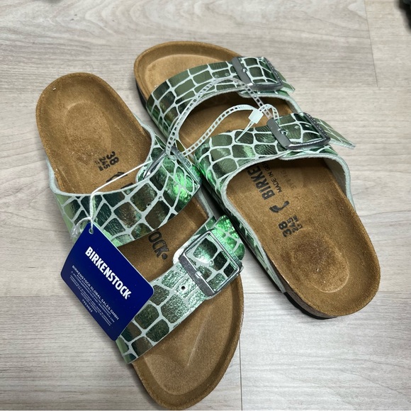 NWT Birkenstock Arizona Gator Gleam Green Silver Metallic Sandal, size 38/ US 7 - Picture 2 of 5